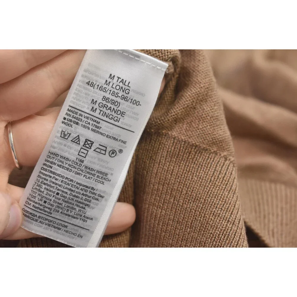 Banana Republic brand banana